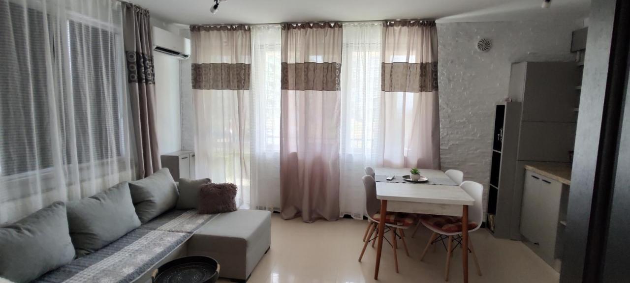 Lucas Apartment นาโวดาริ ภายนอก รูปภาพ