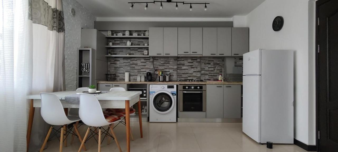 Lucas Apartment นาโวดาริ ภายนอก รูปภาพ